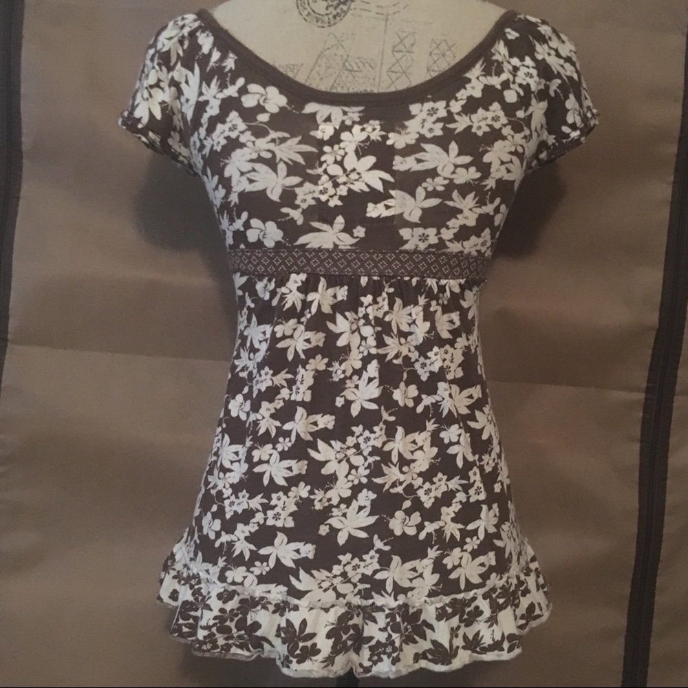 Flowy Floral Top - Picture 2 of 4